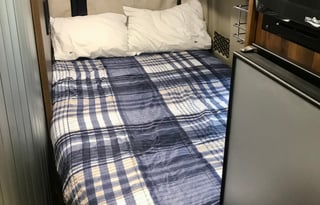 Travato 59GL lithium,unlimited AC,pet ok,sleep 4