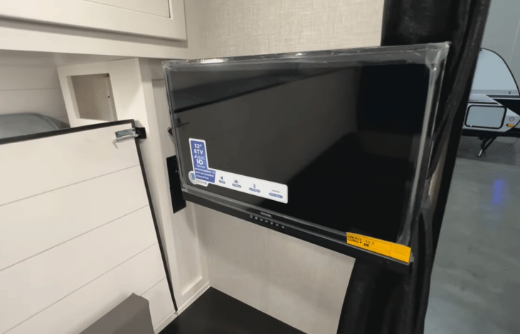 Smart TV with availability  Wi-Fi.