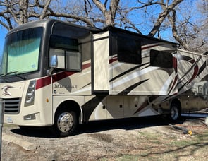 Thor Motor Coach Miramar 35.2