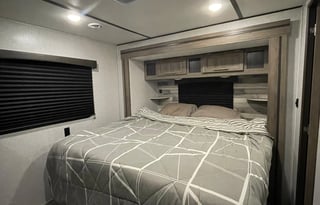 2021 CrossRoads RV Zinger ZR320FB