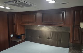 "Vrbo on the Go" with Outdoor Kitchen & TV