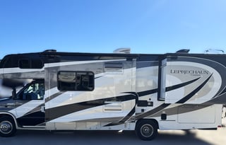 2020 Coachmen Leprechaun