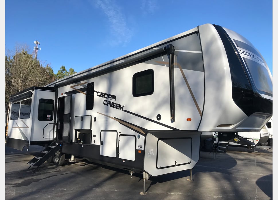 Fifth Wheel rentals in Commerce City