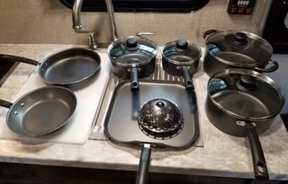 Sleeps 6 PLEASE READ UNDER DESCRIPTION FIRST