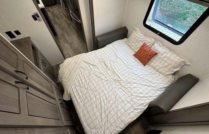 Extra Slide Bedroom, but from another angle.