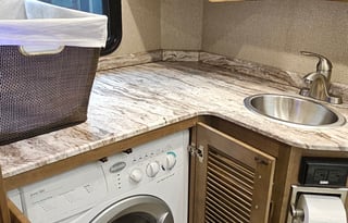 DELIVERY: 2019 Bounder - 2FB - 3 Bunks - Washer