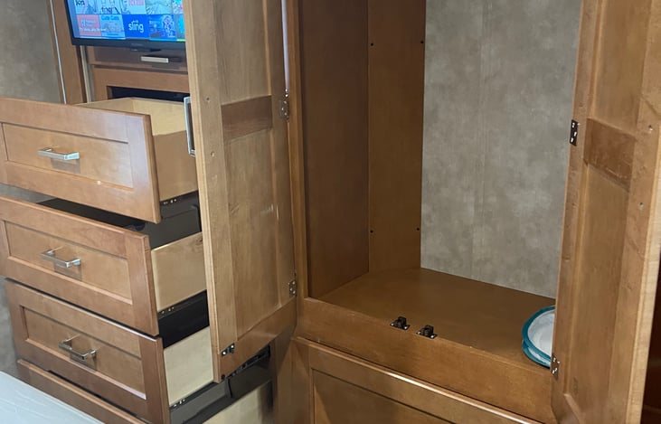 Cabinets and Drawers to bring all your clothes