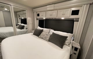 Luxury coach  34rx (CL14)