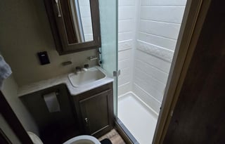 Cozy Little 5th Wheel