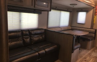 2020 Palomino XLE Lite 27RBQC