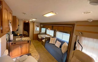 A Beautiful Cozy Motorhome for the Family