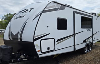 Sunny days and cool lake nights in a sunset trail