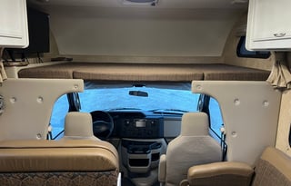 "Lucy" 2014 Thor Motor Coach Four Winds 26A