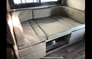 Easy to drive 2021 Jayco Melbourne 24L