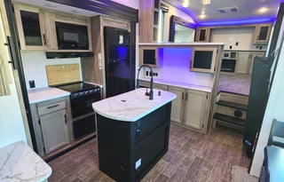The Glamper Camper - Pet Friendly & Delivery Avail