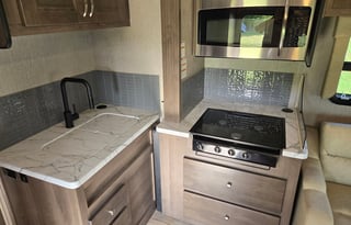 Kid's-Dream| Bunk Beds + 2 Queens + Outdoor Shower