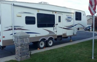 Family friendly, stocked keystone fifth wheel