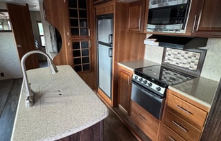 Luxury Bunkhouse Camper – Pet & Family Friendly
