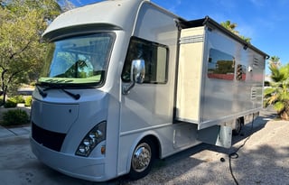 Renovated - WiFi, Pets, Jeep, Off-Grid, 24/7 Help