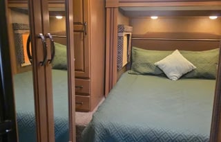 Meet "Lucy" 2018 Thor Four Winds Smtx1826