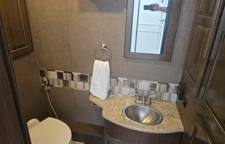 2 Baths, Washer/Dryer, 2 A/Cs, King Bed, Sleeps 6