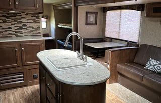 Travel trailer sleeps 10!!! Comes with everything