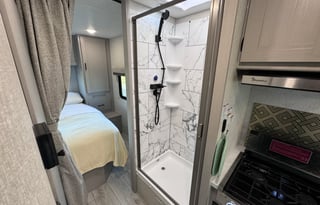 2025 30ft Coachmen 27QB - Sleeps 6