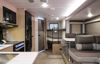 2023 Wildwood x lite sleeps 10!!