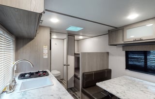 2024 Coleman Coleman Lantern 17B