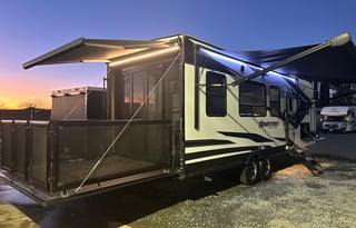 2022 Grand Design Momentum G-Class 25G