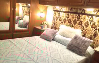 Delivery Only!!! Get Out of Town Fleetwood Bounder