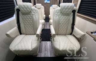 2024 Midwest Automotive Designs Daycruiser D6