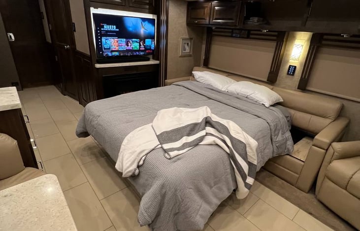 Guest bed pullout in the living room.