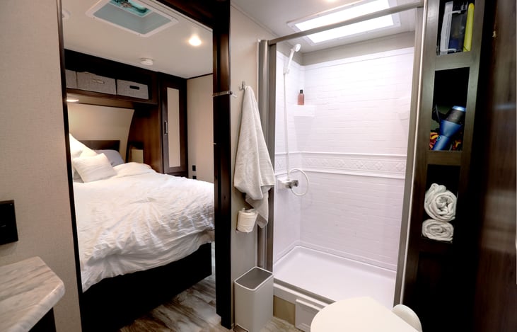 Experience "Noble" with our 2022 Grand Design Transcend Xplor 265BH located near Table Rock Lake near Branson Missouri and Lake Of The Ozarks. Thank you from us at Stone Mountain RV & Camper Rentals!