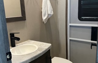 RV Rental, Delivery, & Set up