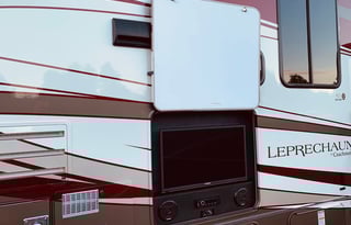 Lucy - Luxury RV for Your Stay in Camp Sherman