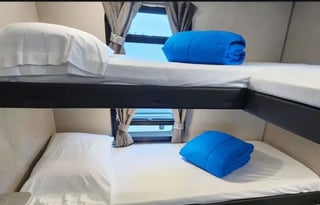 Catalina 2 bedrooms/ bunk room Sleeps 8 light w