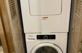 Family Fun Coach-FL-Bring Fido -2Bath! - 2019