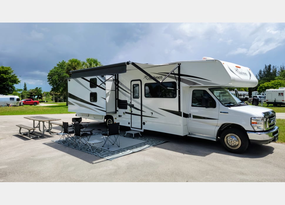 Class C Motor Home rentals in Richmond Hill