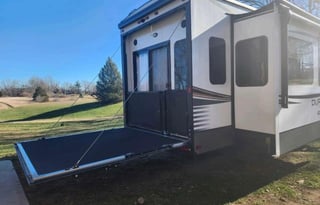 2021 KZ Durango Gold G382MBQ