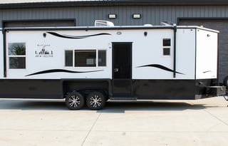 2025 Ice Castle RV Edition