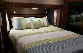 PET FRIENDLY 2014 Palomino Sabre 33RKTS-6