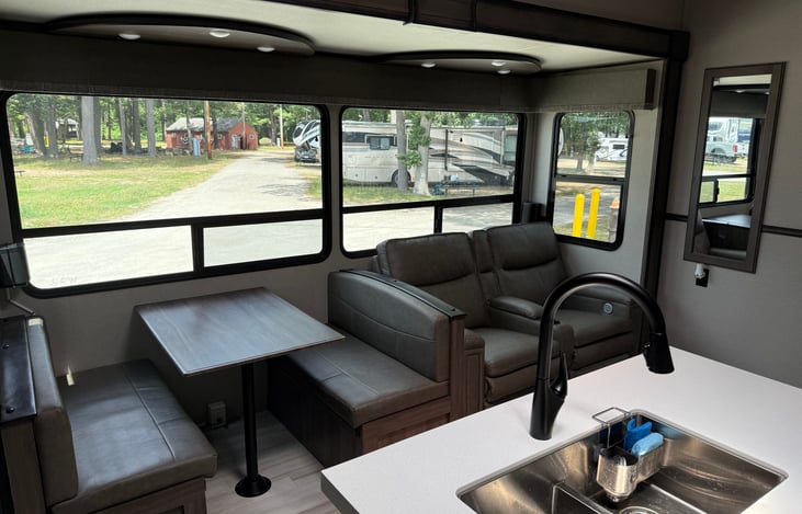 Living room, surround speakers in corners