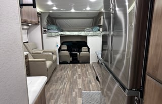 Entegra Accolade XT 35L - Adventure awaits