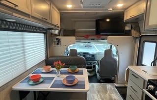 2023 Thor Motor Coach Quantum LC22