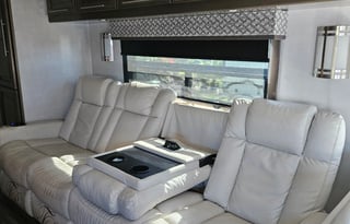 225.00 !week day, king bed,1.5 bath/ sleeps 6