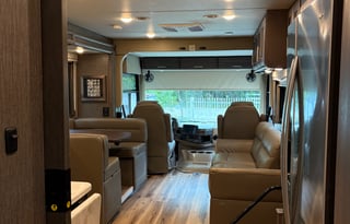 2021 Thor Motor Coach Challenger 37DS