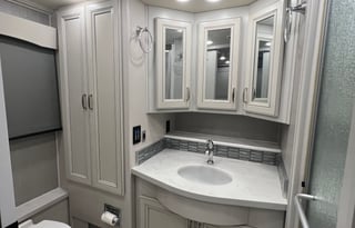 Family Fun In Style w/ 2 Full Bathrooms
