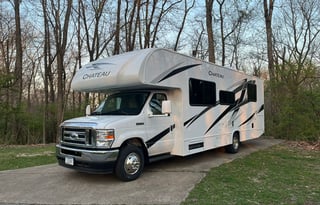 2026 Thor Chateau 30ft. RV -free private shuttle