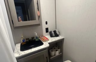 2023Coleman Lantern "Cozy Camper" Big enough for 9